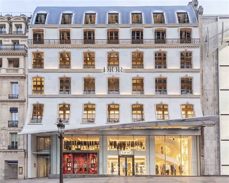 dior store in paris.